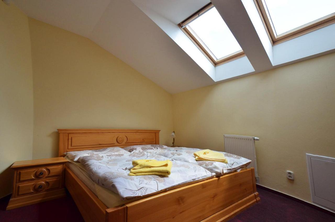 Hotel Lesana Stara Lesna Bagian luar foto