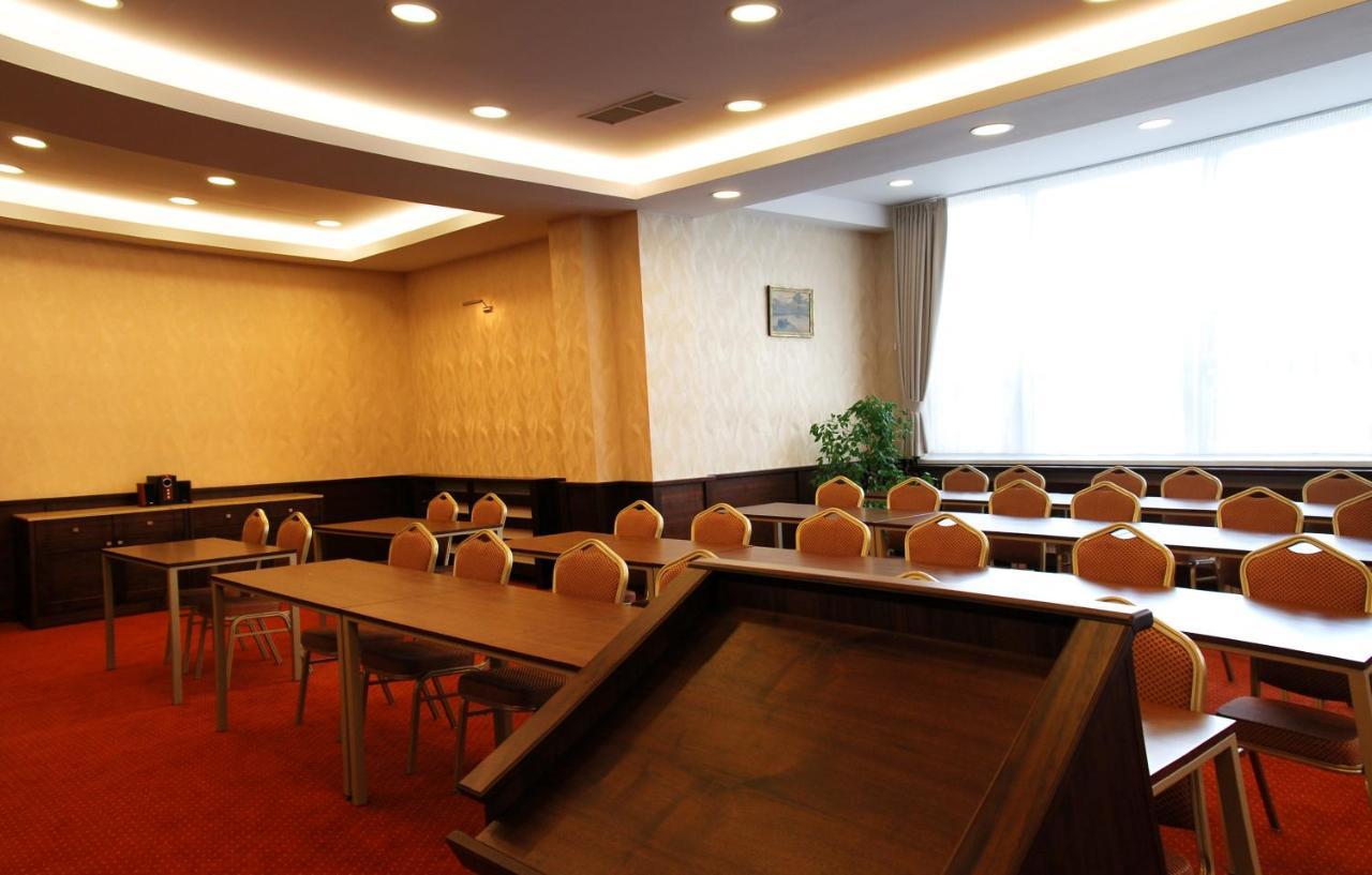 Hotel Lesana Stara Lesna Bagian luar foto