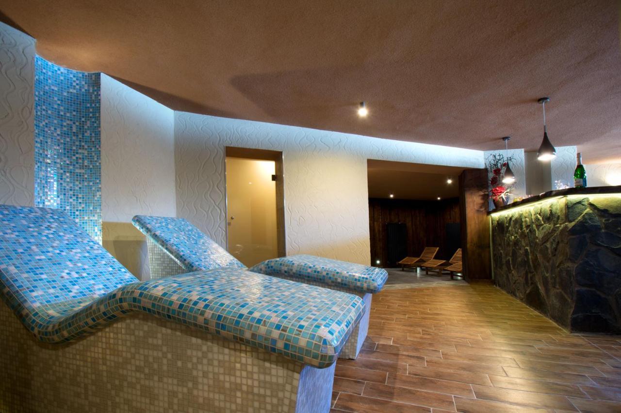 Hotel Lesana Stara Lesna Bagian luar foto