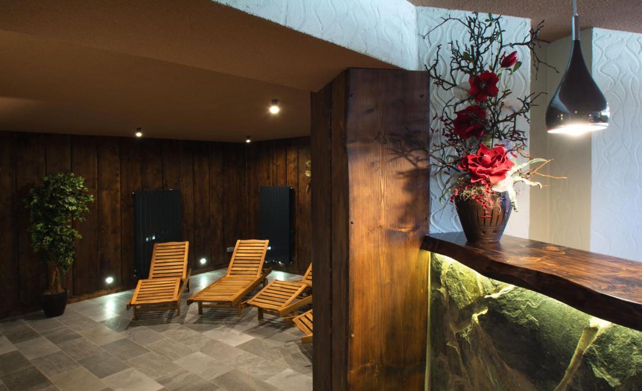 Hotel Lesana Stara Lesna Bagian luar foto