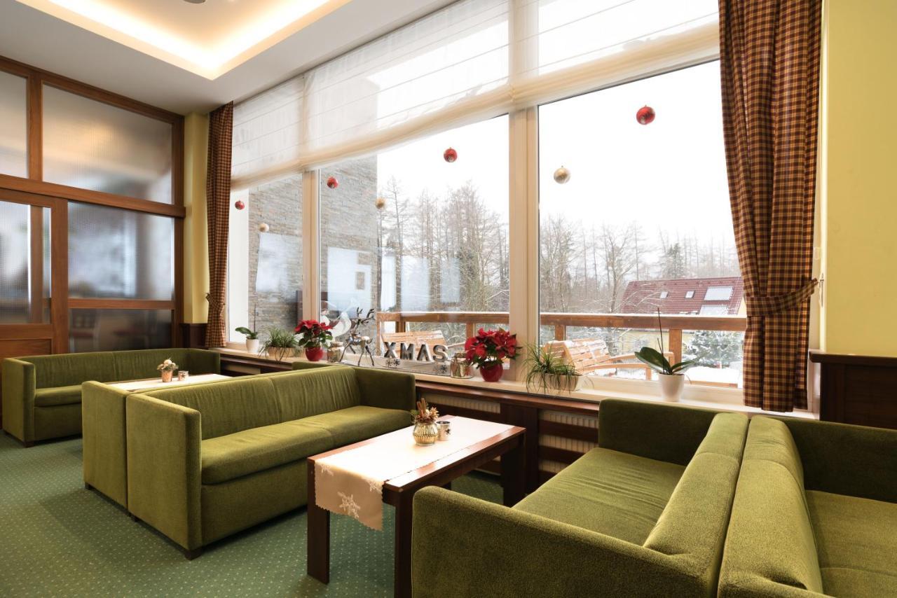 Hotel Lesana Stara Lesna Bagian luar foto
