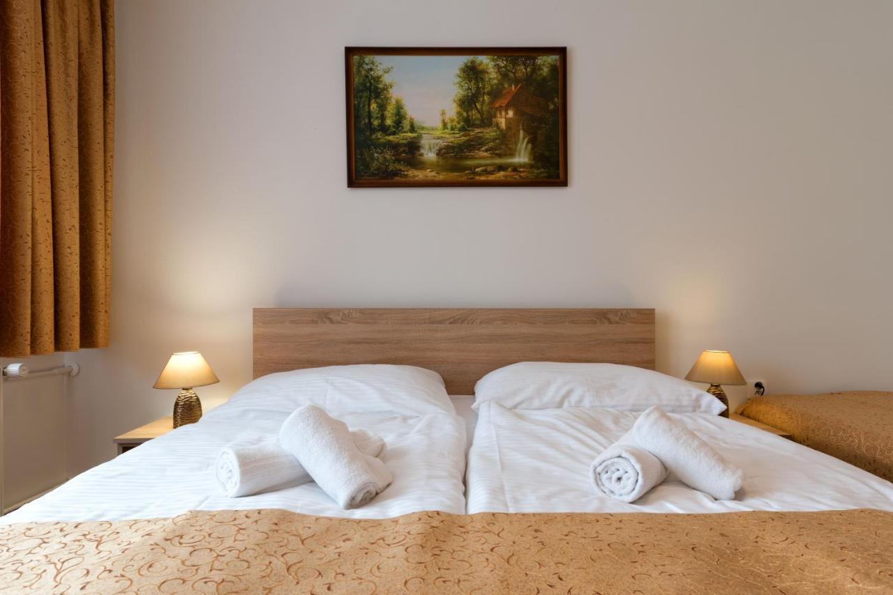 Hotel Lesana Stara Lesna Bagian luar foto