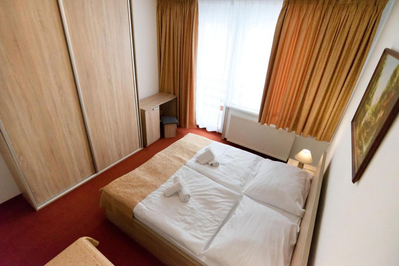Hotel Lesana Stara Lesna Bagian luar foto