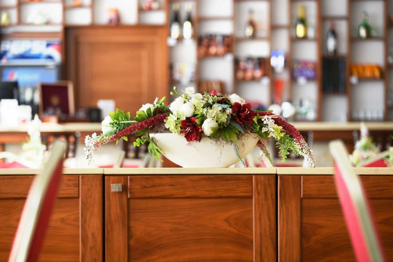 Hotel Lesana Stara Lesna Bagian luar foto
