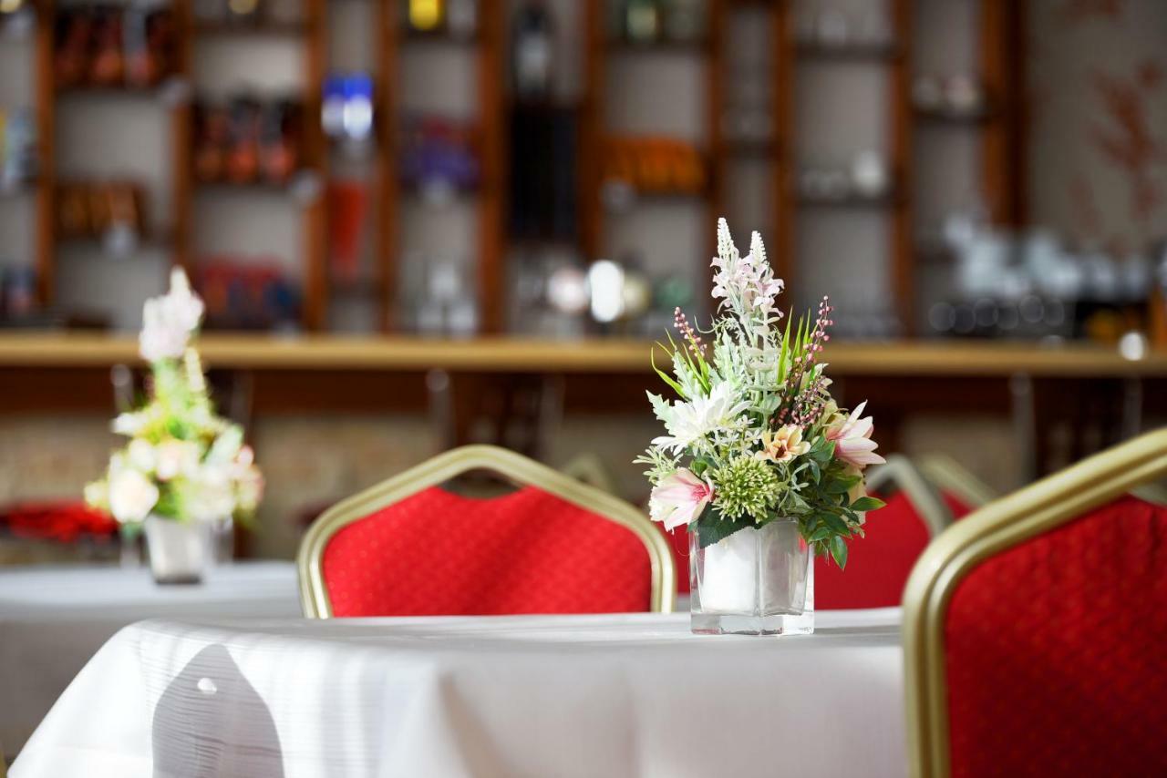 Hotel Lesana Stara Lesna Bagian luar foto