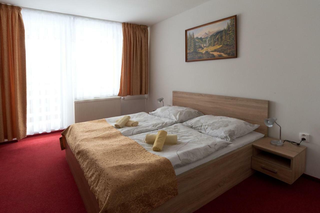 Hotel Lesana Stara Lesna Bagian luar foto